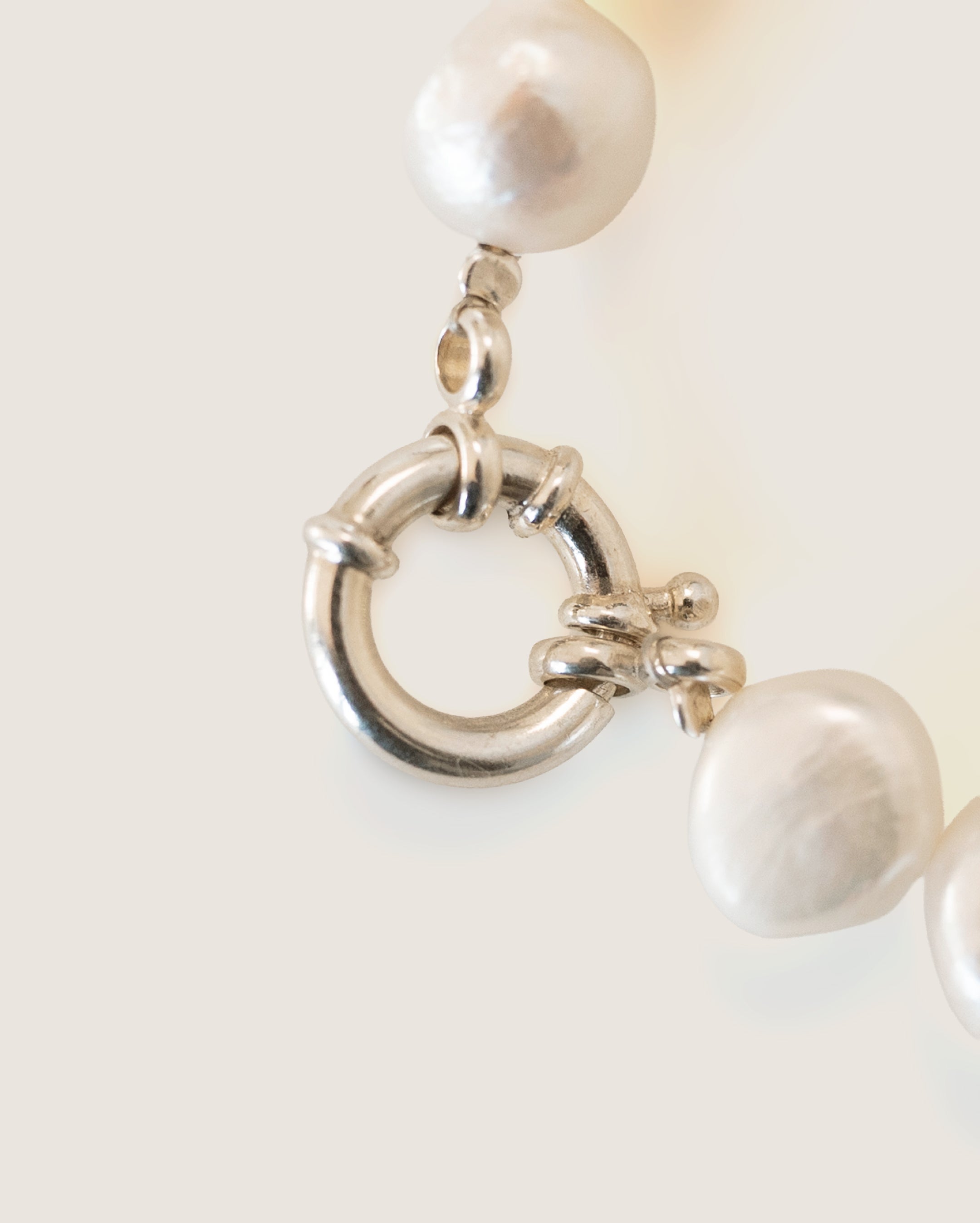 Pearl beads with silver clasp